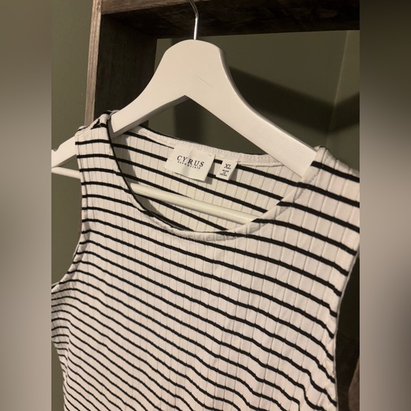 Cyrus Essentials Ribbed Tank - Picture 2 of 3